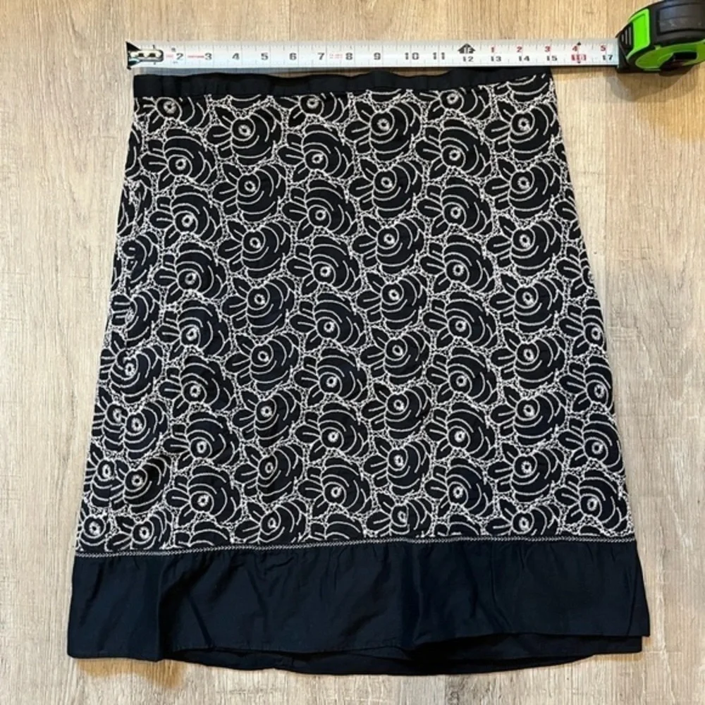 Max Studio Black Skirt With White Embroidery Size 10 100% Cotton - Picture 6 of 10